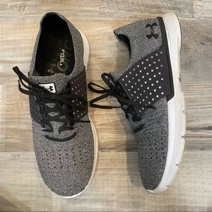 Under Armor Mens Gray Athletic Shoes